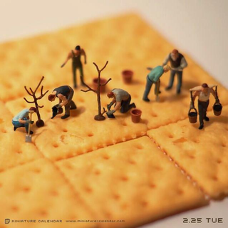 Illustration for article titled There Are Tiny People Living Amongst Our Oreos
